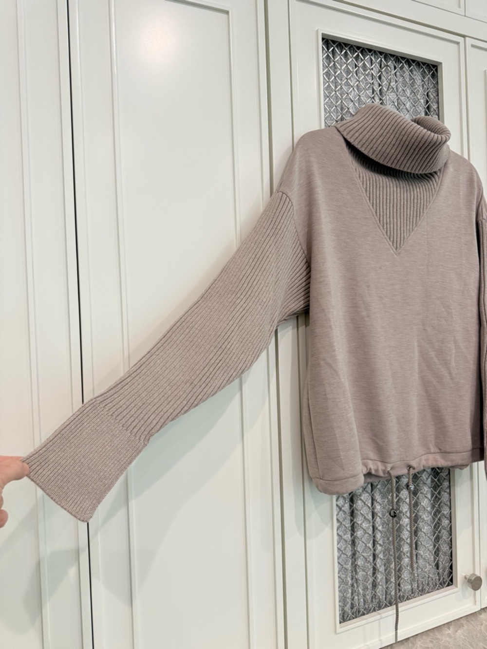 Varley Hannah Cowl Neck Taupe Neck Sweat Top -NWOT -size small - Picture 12 of 13